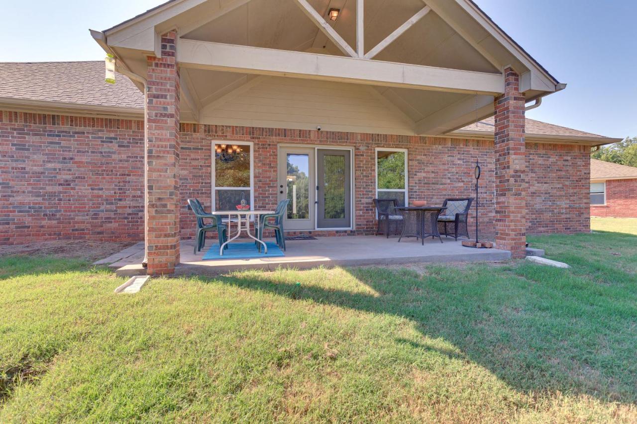 Quaint Noble Home 6 Mi To University Of Oklahoma! Norman Exterior photo